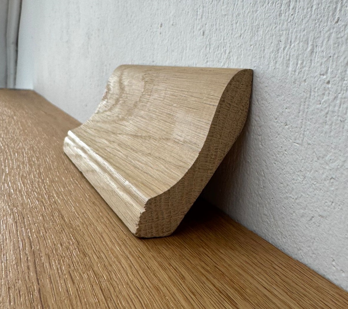 Плинтус массив Дуб галтель без покрытия 75х16мм